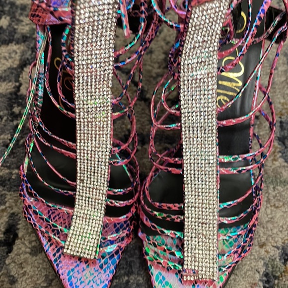 MISS LOLA SNAKE PRINT IRIDESCENT PUMP - Picture 9 of 9